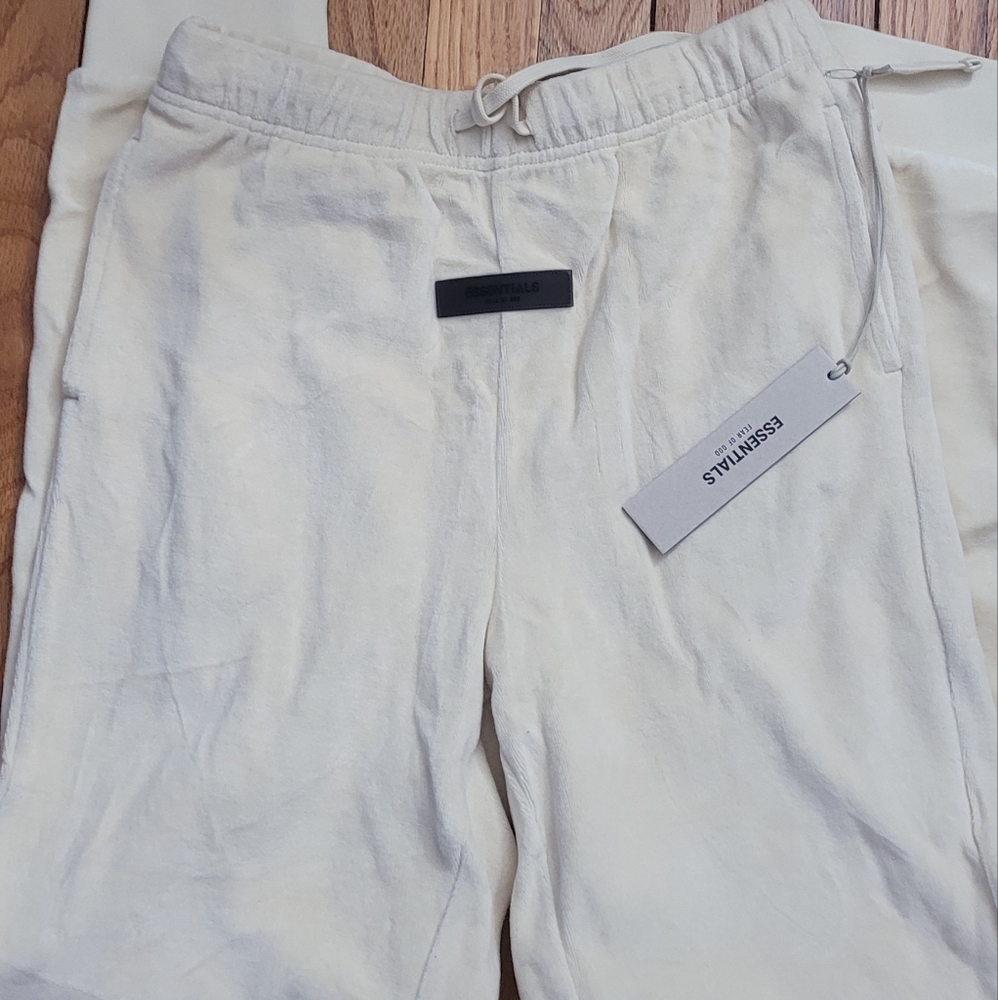 NWT Essentials eggshell velour joggers woman small